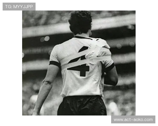 足球球星戴墨镜登场 他是谁为何如此酷炫引人注目